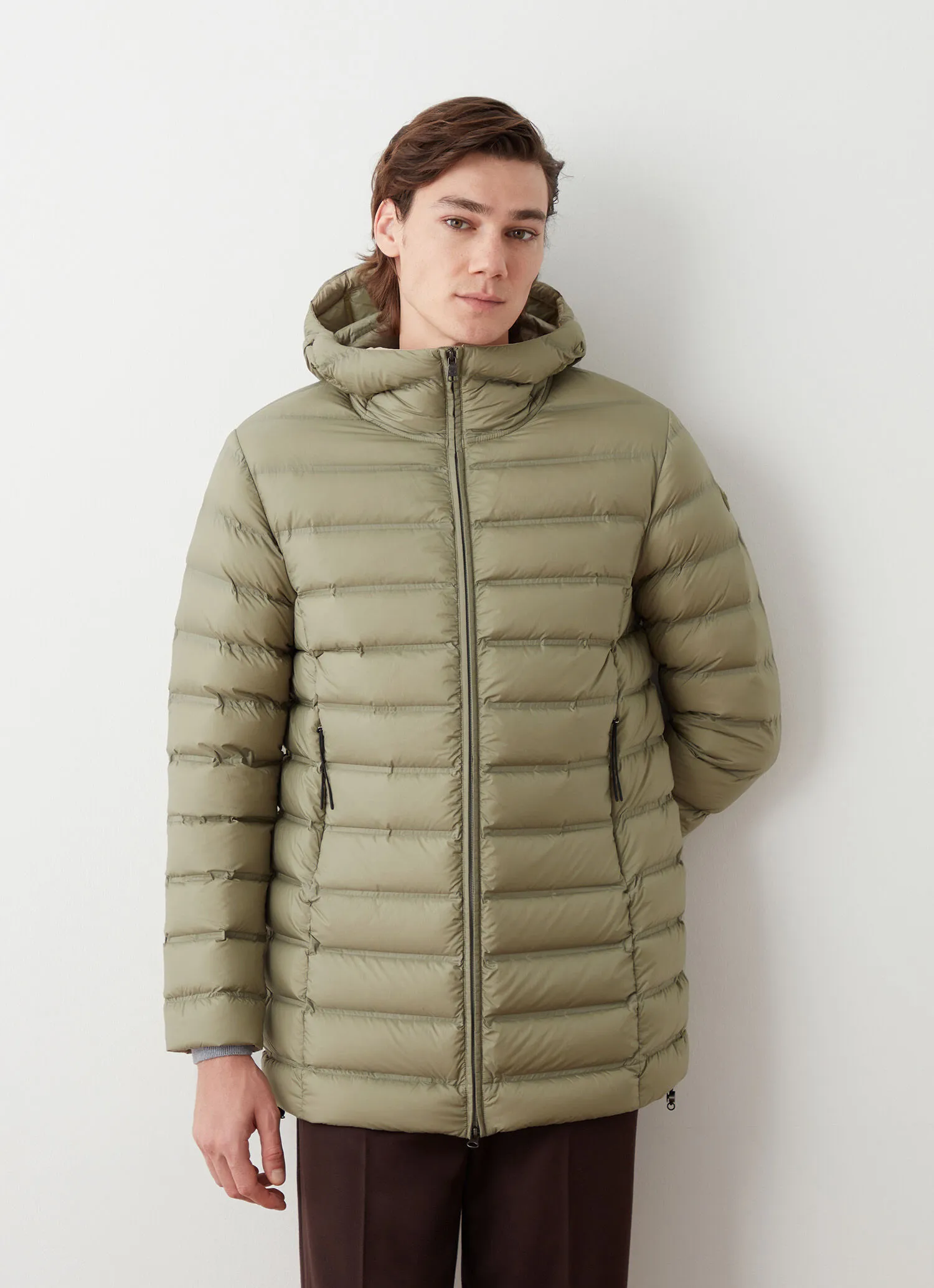 Down jacket with seamless quilting-