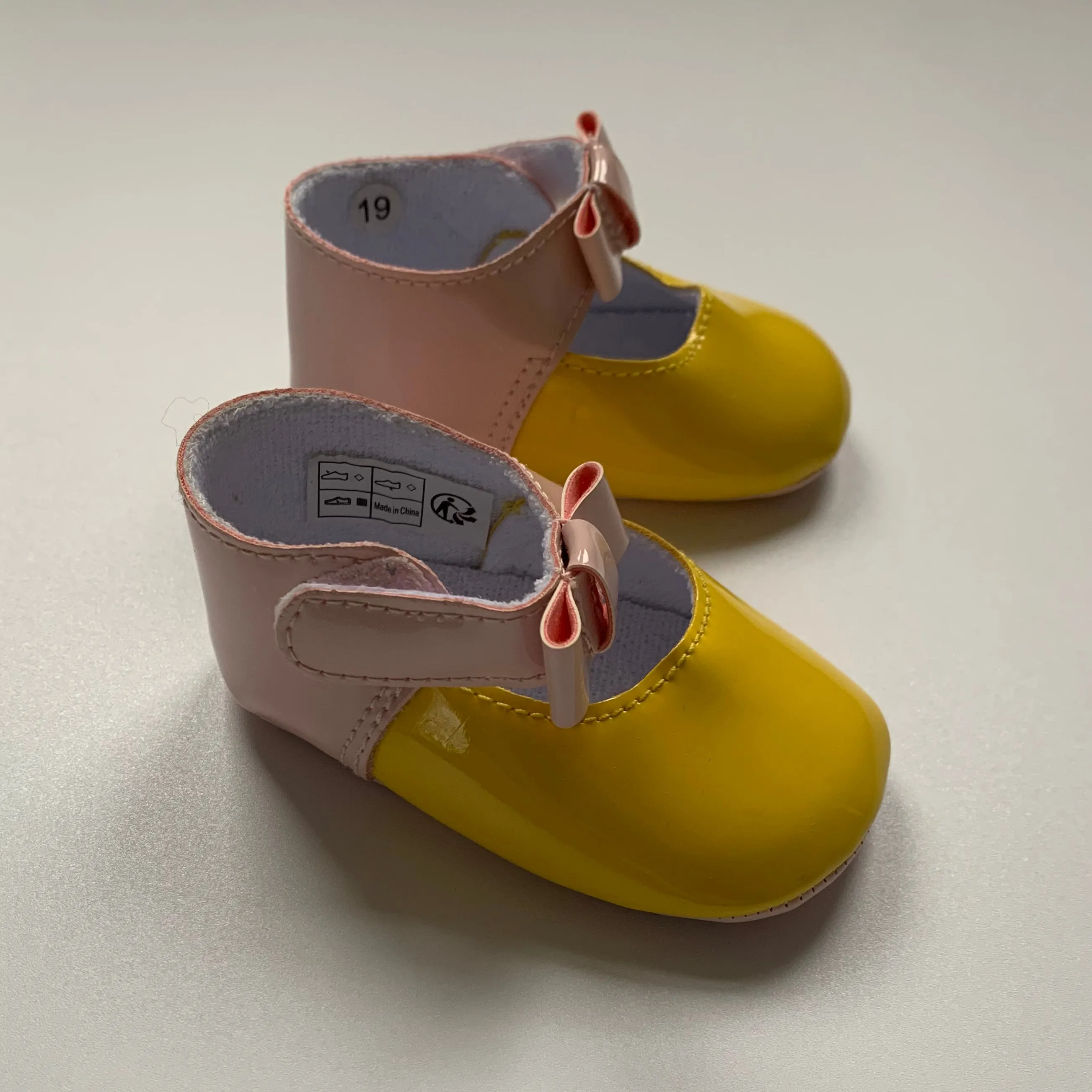 Jacadi Yellow And Pink Patent Pram Shoes: Size 19 (Brand New)