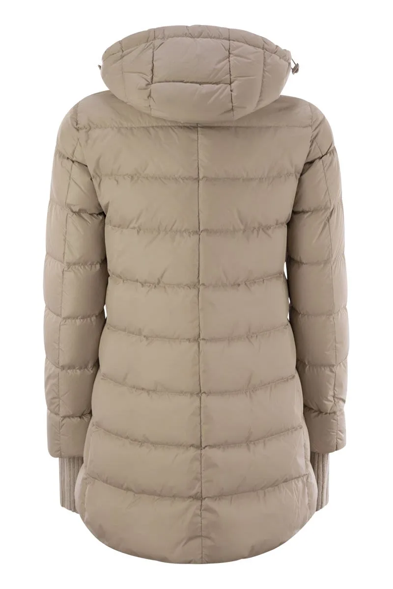 MEDIUM DOWN JACKET WITH HOOD