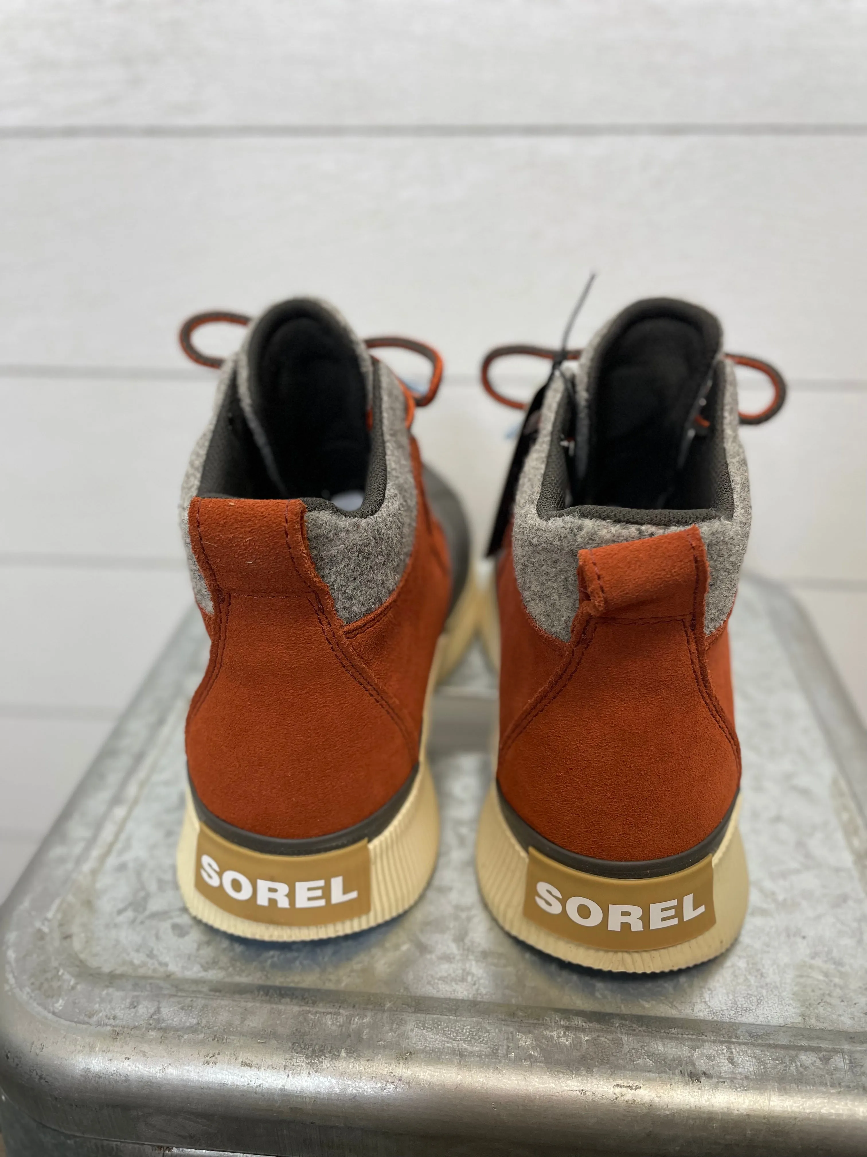 SOREL | Out N About IV Classic Boot | Sanguine & Jet