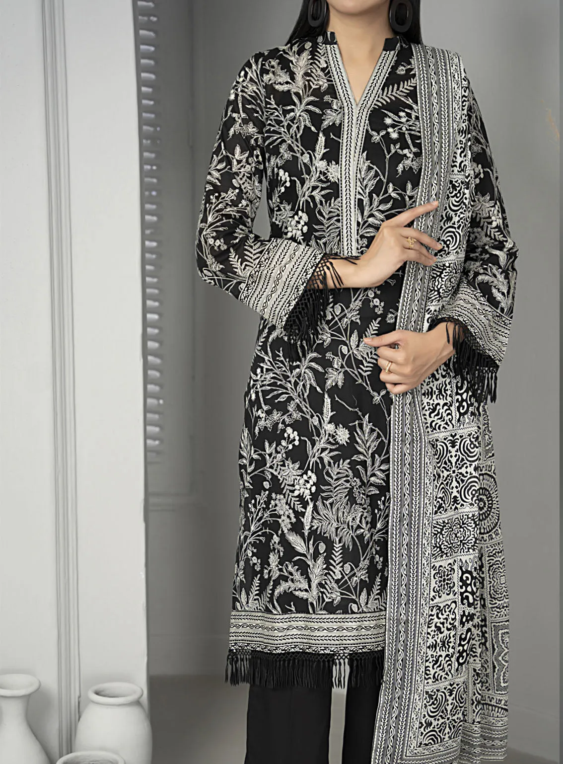 Sufinas By VS Textile Printed Lawn Black & White 3 Piece Unstitched Suit VS24S B&W D-515