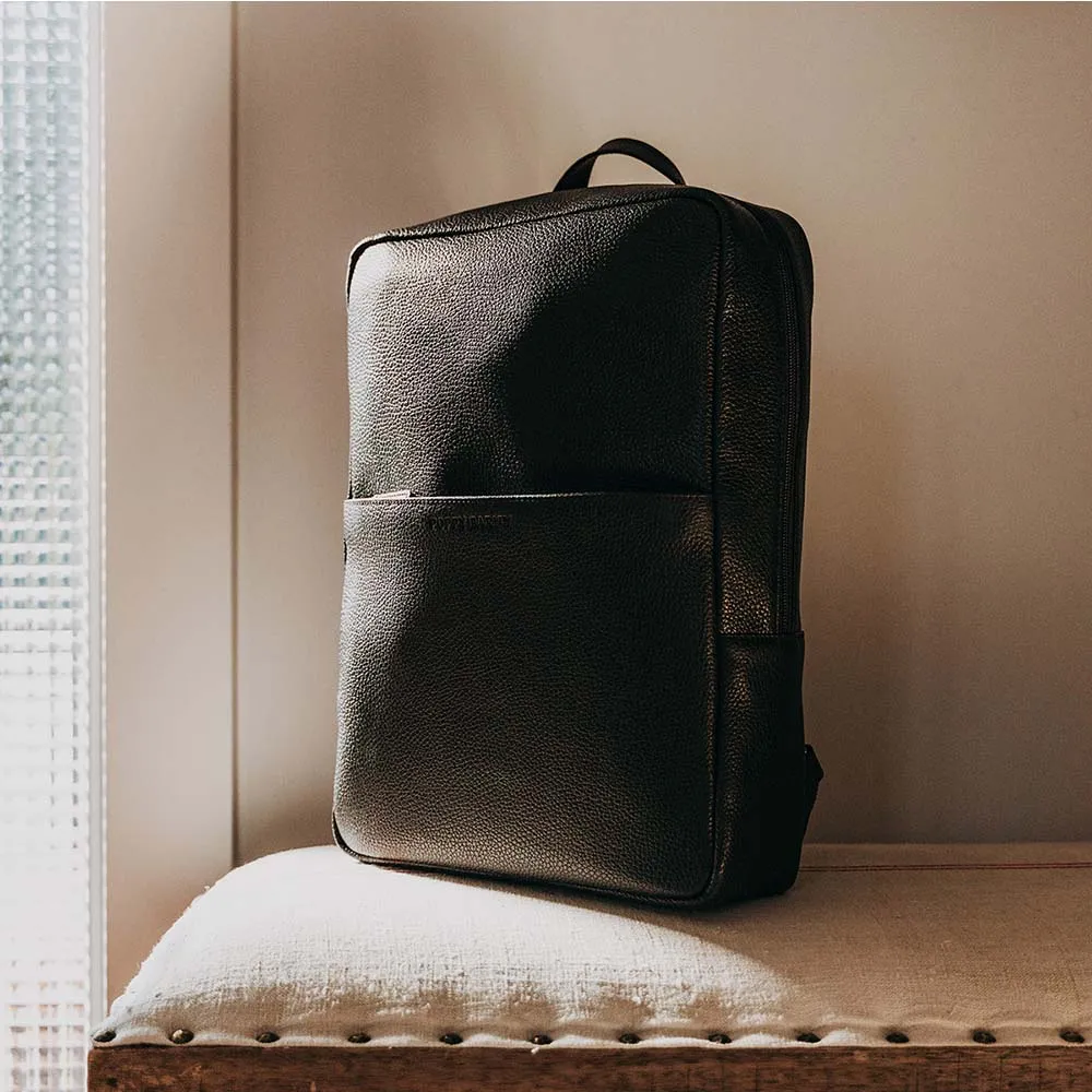 The Slim Backpack Black