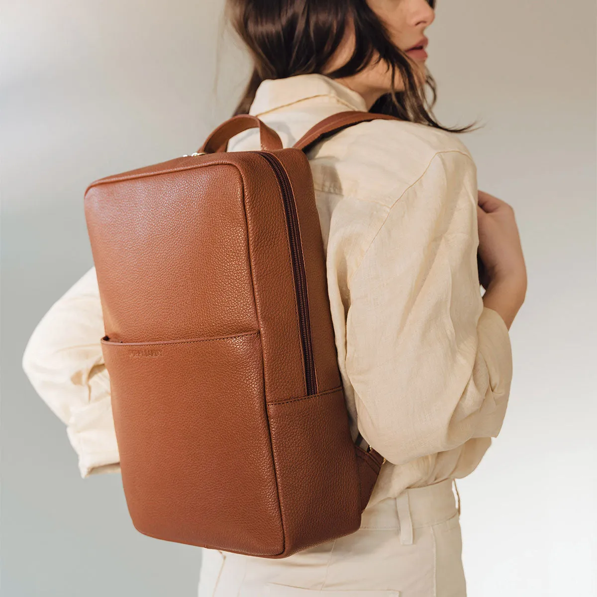 The Slim Backpack Hazelnut