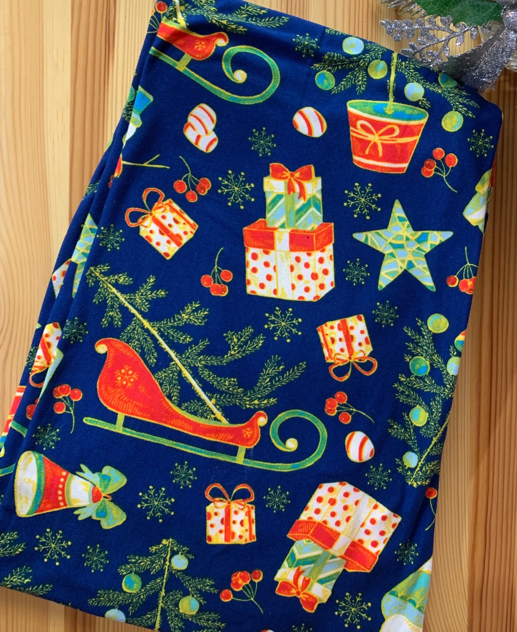 Vintage Christmas Print Soft Leggings